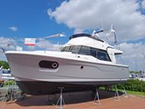 Beneteau Swift Trawler 35 - Pt exterior, boat lifted